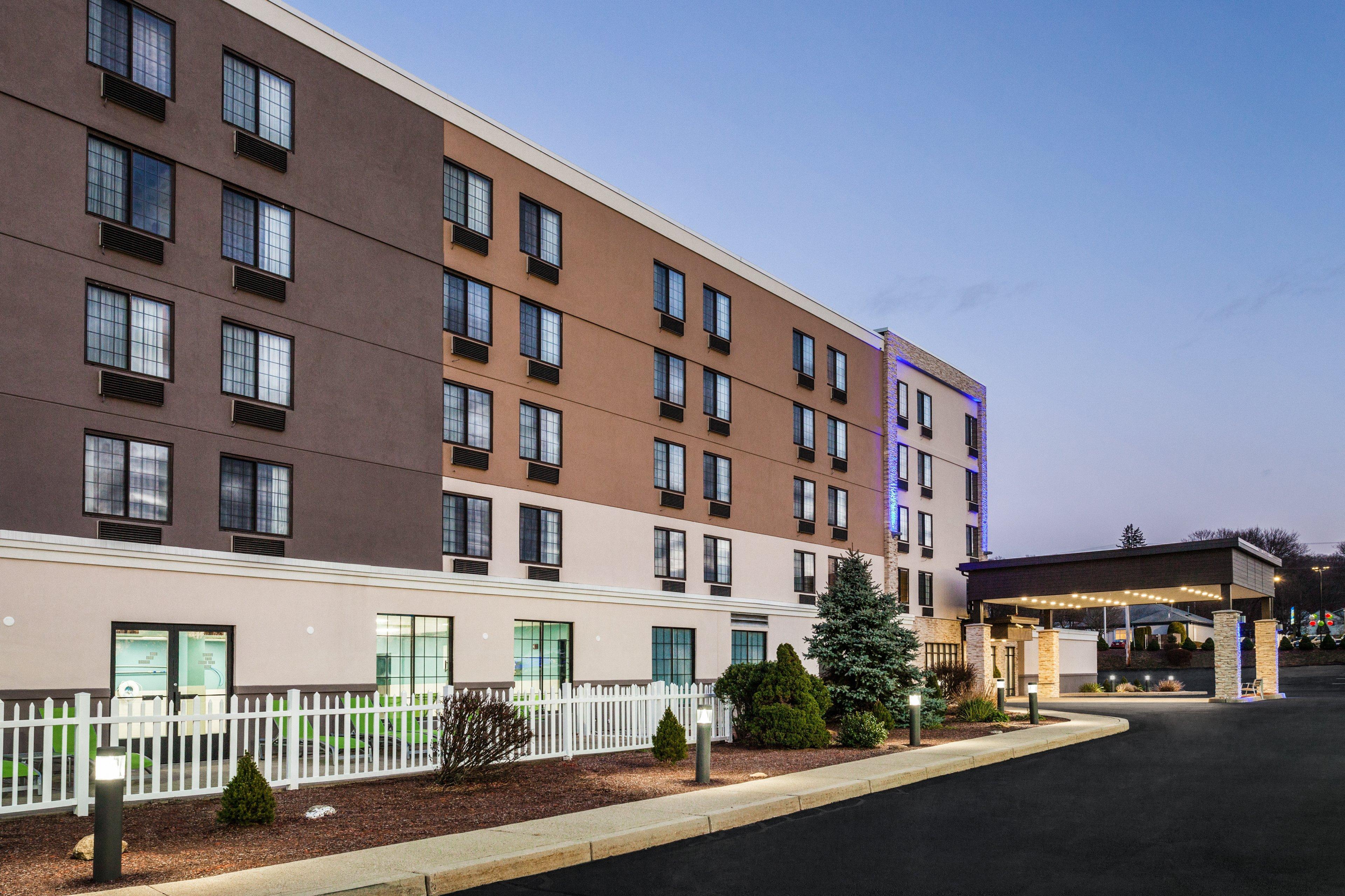 Holiday Inn Express Hotel & Suites Providence-Woonsocket By Ihg Εξωτερικό φωτογραφία