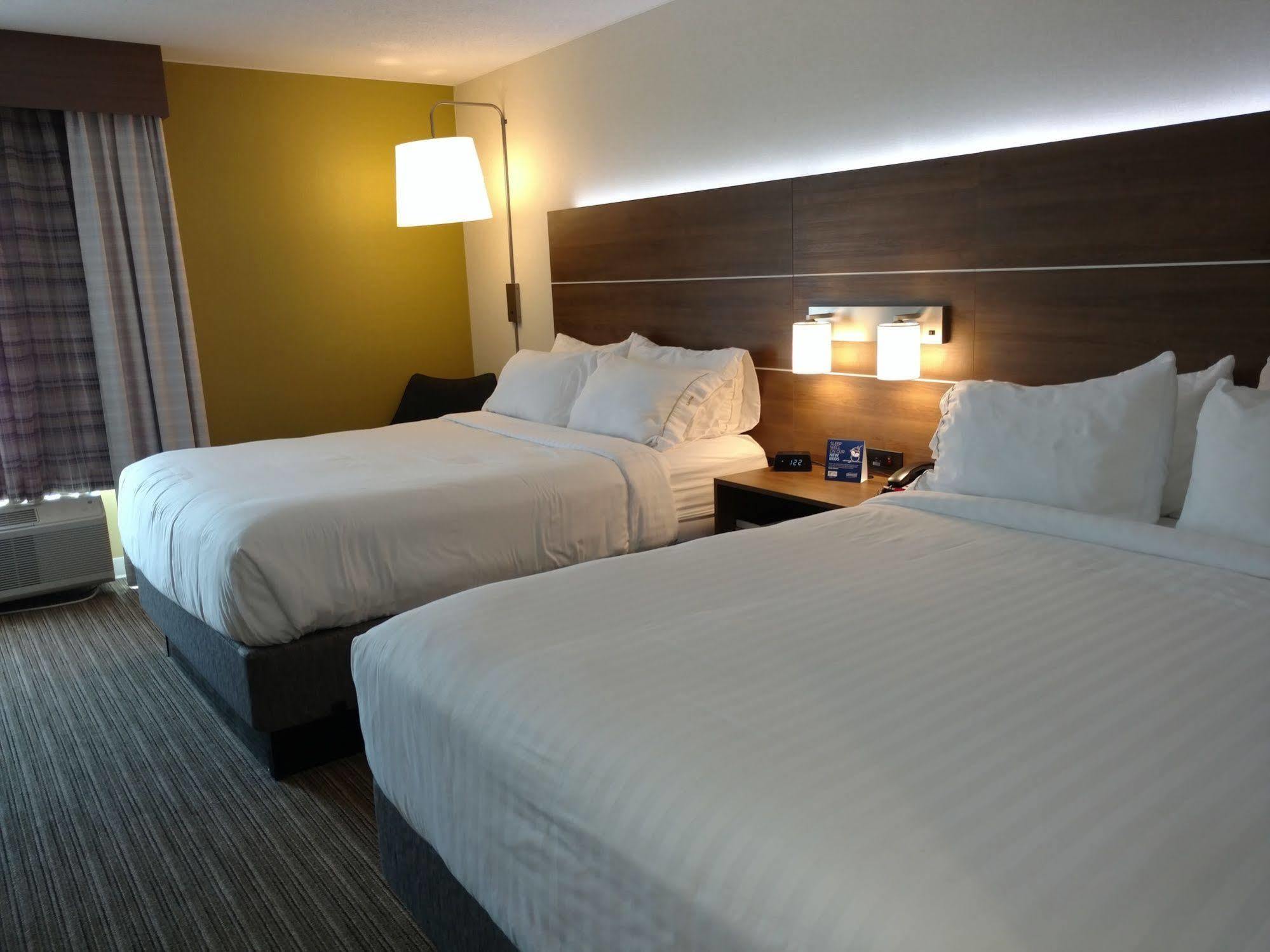 Holiday Inn Express Hotel & Suites Providence-Woonsocket By Ihg Εξωτερικό φωτογραφία